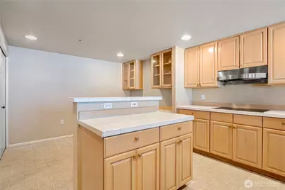 177 107th Avenue NE #1501, Bellevue, WA 98004 - Photo 13