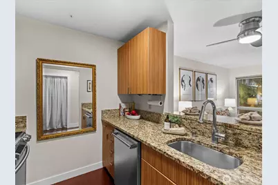 711 E Denny Way #104, Seattle, WA 98122 - Photo 9