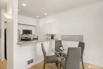 122 S State Street #207 E, Kirkland, WA 98033 - Photo 9