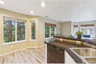 16219 Northup Way #C-201, Bellevue, WA 98008 - Photo 9