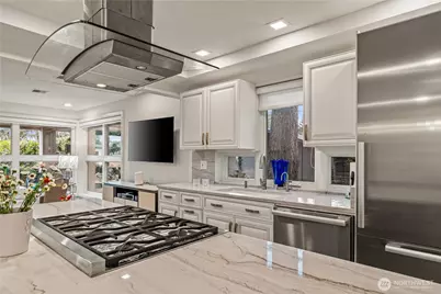 101 99th Avenue NE #101, Bellevue, WA 98004 - Photo 7