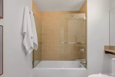 2720 3rd Avenue #705, Seattle, WA 98121 - Photo 21