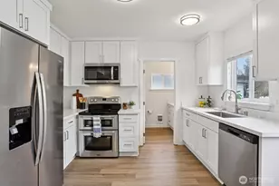 1722 S Cushman Ave, Tacoma, WA 98405 - Photo 9