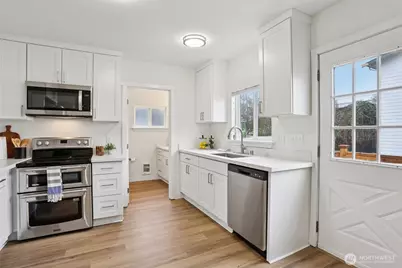 1722 S Cushman Avenue, Tacoma, WA 98405 - Photo 11