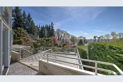8158 W Mercer Way, Mercer Island, WA 98040 - Photo 29