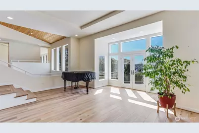 8158 W Mercer Way, Mercer Island, WA 98040 - Photo 17