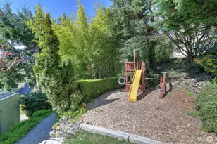 8158 W Mercer Way, Mercer Island, WA 98040 - Photo 31
