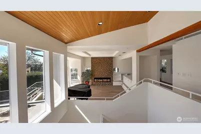 8158 W Mercer Way, Mercer Island, WA 98040 - Photo 5