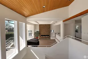 8158 W Mercer Way, Mercer Island, WA 98040 - Photo 5