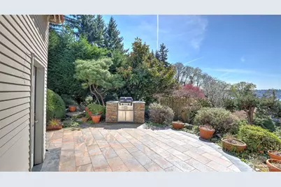 8158 W Mercer Way, Mercer Island, WA 98040 - Photo 33