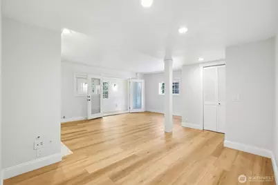 16714 SE Newport Way, Bellevue, WA 98006 - Photo 15