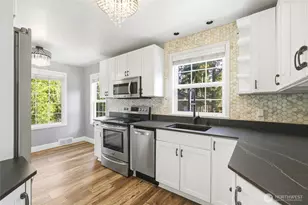 16714 SE Newport Way, Bellevue, WA 98006 - Photo 7