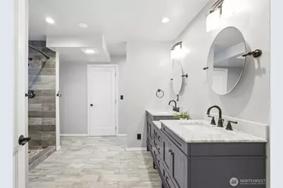 16714 SE Newport Way, Bellevue, WA 98006 - Photo 17