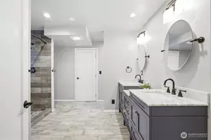 16714 SE Newport Way, Bellevue, WA 98006 - Photo 17