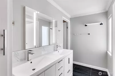 2409 S 222nd Street #B16, Des Moines, WA 98198 - Photo 31