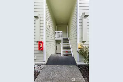 2409 S 222nd Street #B16, Des Moines, WA 98198 - Photo 3
