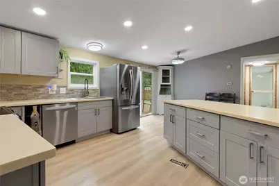 20903 130th Street Ct E, Bonney Lake, WA 98391 - Photo 9