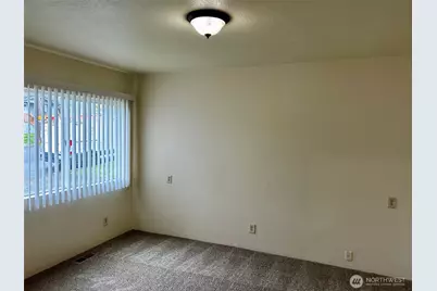 302 Crawford, Kelso, WA 98626 - Photo 3