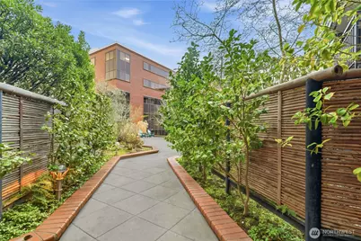 275 W Roy Street #412, Seattle, WA 98119 - Photo 19