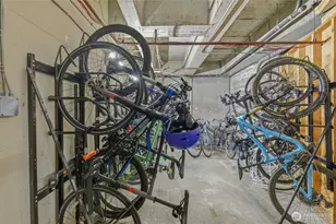 275 W Roy St, Seattle, WA 98119 - Photo 23