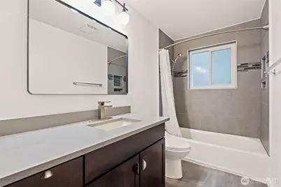 2410 37th Avenue SW #Upper, Seattle, WA 98126 - Photo 11