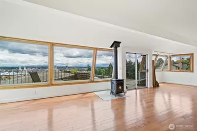 2410 37th Avenue SW #Upper, Seattle, WA 98126 - Photo 19