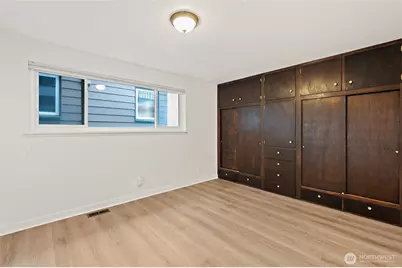 2410 37th Avenue SW #Upper, Seattle, WA 98126 - Photo 13