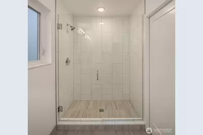 9553 Ashworth Avenue N #B, Seattle, WA 98103 - Photo 13