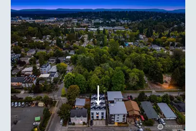 9553 Ashworth Avenue N #B, Seattle, WA 98103 - Photo 23