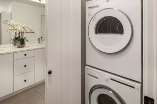 9553 Ashworth Ave N, Seattle, WA 98103 - Photo 21