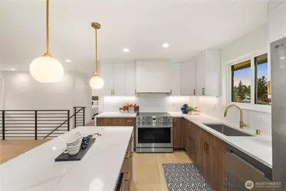 2518 36th Avenue W, Seattle, WA 98199 - Photo 11