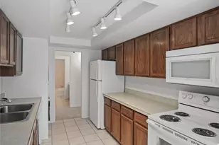 1250 Taylor Ave N, Seattle, WA 98109 - Photo 13