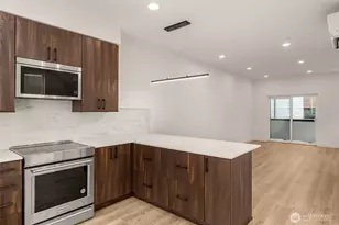 914 B 15th Ave, Seattle, WA 98122 - Photo 3