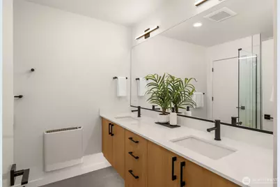 914 B 15th Avenue, Seattle, WA 98122 - Photo 13