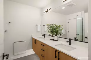 914 B 15th Ave, Seattle, WA 98122 - Photo 13