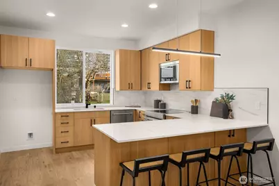914 B 15th Avenue, Seattle, WA 98122 - Photo 3