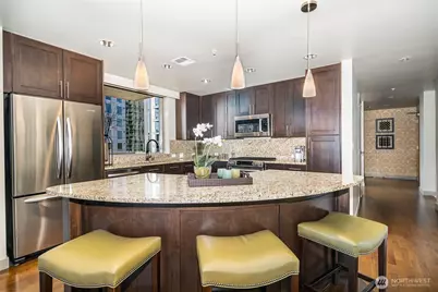 10650 NE 9th Place #1122, Bellevue, WA 98004 - Photo 3