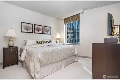 10650 NE 9th Place #1122, Bellevue, WA 98004 - Photo 11