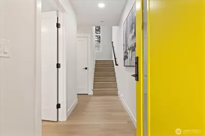 14308 Roslyn Place N #B, Seattle, WA 98133 - Photo 3