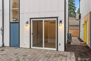 14308 Roslyn Pl N, Seattle, WA 98133 - Photo 19