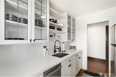 301 N Tacoma Avenue #403, Tacoma, WA 98403 - Photo 9