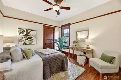 4223 Interlake Avenue N, Seattle, WA 98103 - Photo 17