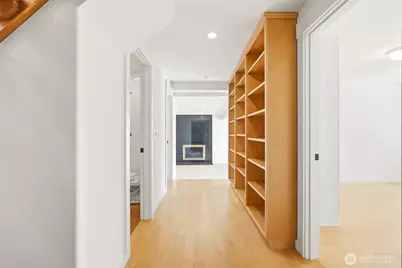 8449 W Mercer Way, Mercer Island, WA 98040 - Photo 21