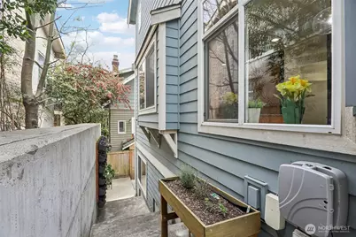 1939 10th Avenue W #B, Seattle, WA 98119 - Photo 31