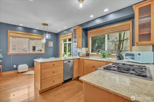 1939 10th Ave W, Seattle, WA 98119 - Photo 7