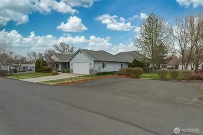 803 SE Vintage Way, College Place, WA 99324 - Photo 37