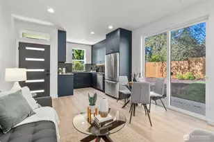 10752 Interlake Ave N, Seattle, WA 98133 - Photo 7