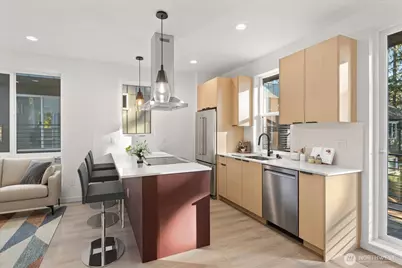 10748 Interlake Avenue N, Seattle, WA 98133 - Photo 9