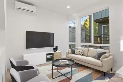 10748 Interlake Avenue N, Seattle, WA 98133 - Photo 7