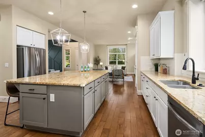 12211 168th Court NE, Redmond, WA 98052 - Photo 9